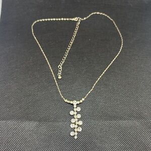 Vintage Elegant silver Necklace with Crystal Accents